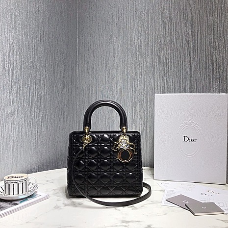 Dior AAA+ Handbags #413858 replica