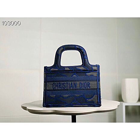 Dior AAA+ Handbags #419439 replica