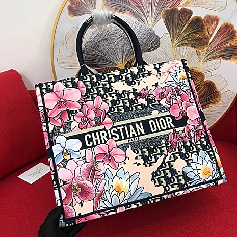 Dior AAA+ Handbags #429554 replica