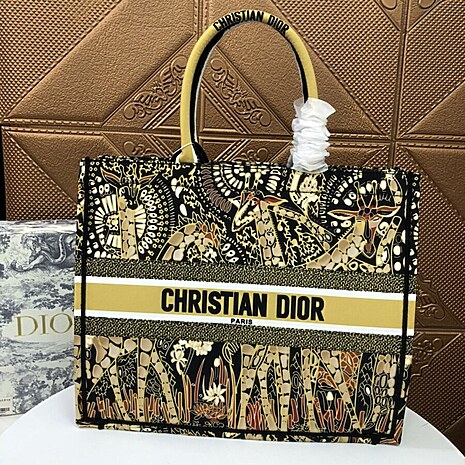 Dior AAA+ Handbags #429563 replica