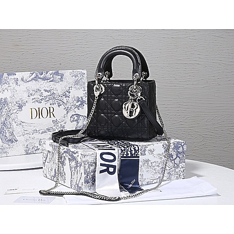 Dior AAA+ Handbags #437857 replica