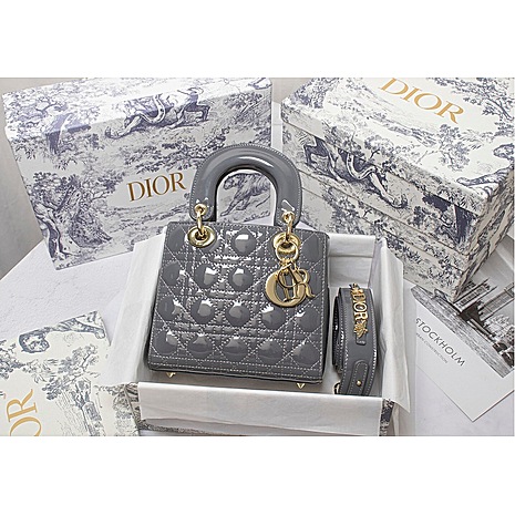 Dior AAA+ Handbags #437861 replica