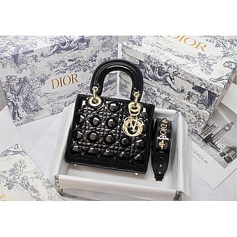 Dior AAA+ Handbags #437863 replica