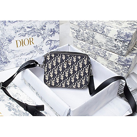 SAFARI MESSENGER BAG Beige and Black Dior Oblique Jacquard AAA+ 1ESPO206YKY_H27E replica