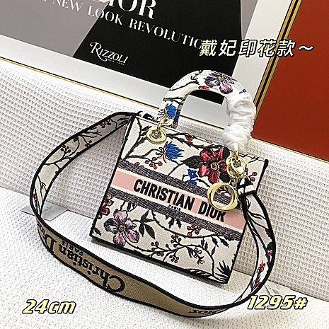Dior AAA+ Handbags #460659 replica