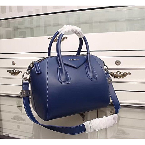 Givenchy AAA+ Handbags #484718 replica