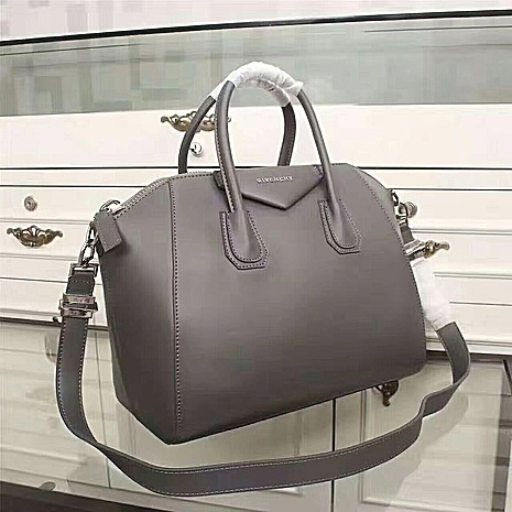 Givenchy AAA+ Handbags #484723 replica