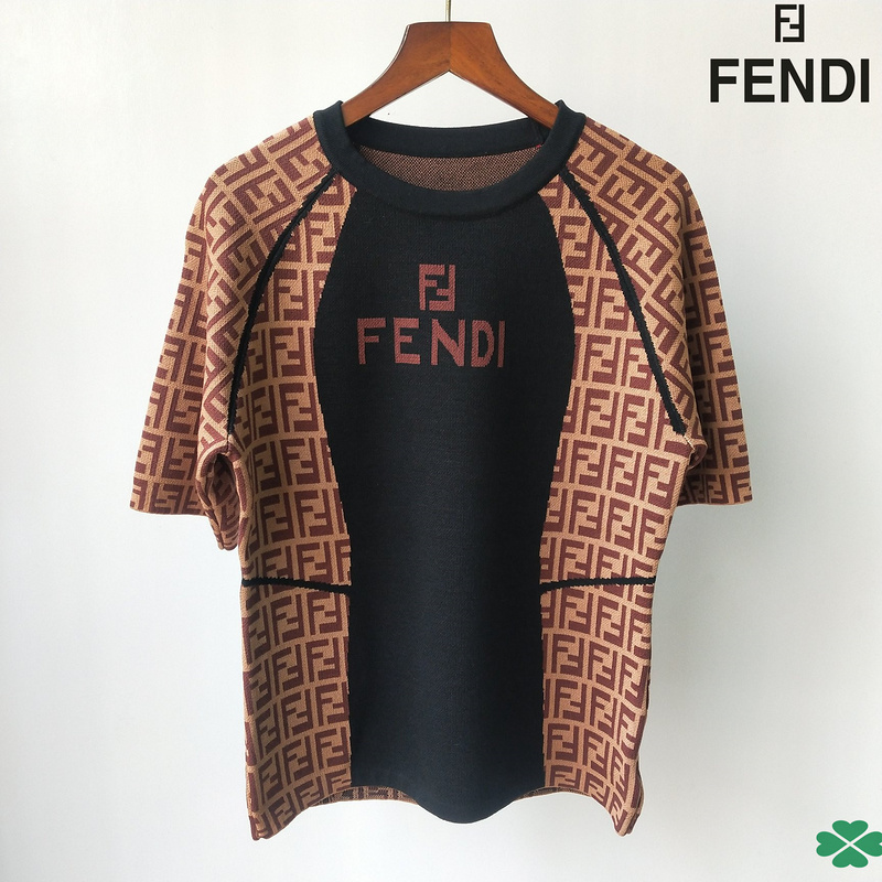 Fendi Tracksuits for Women #492341 replica