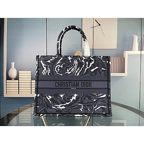 Dior AAA+ Handbags #509049 replica