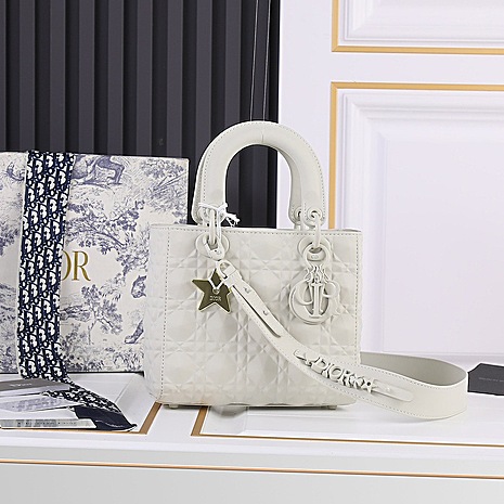 Dior AAA+ Handbags #509076 replica