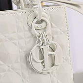 US$122.00 Dior AAA+ Handbags #509076
