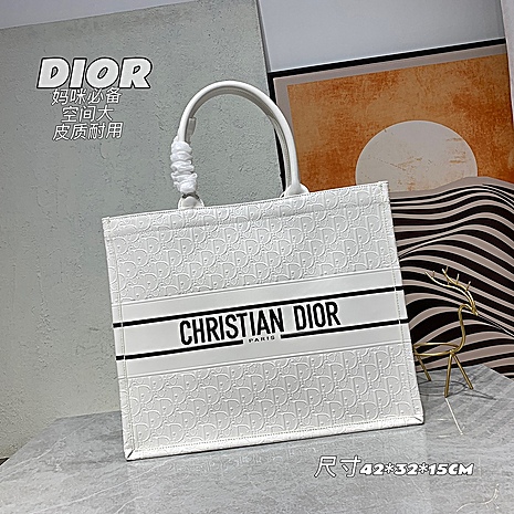 Dior AAA+ Handbags #522657 replica