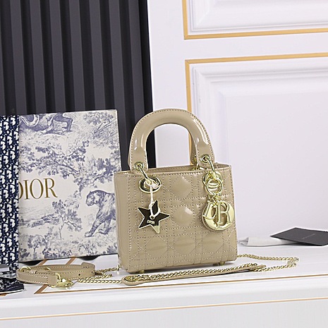 Dior AAA+ Handbags #523356 replica