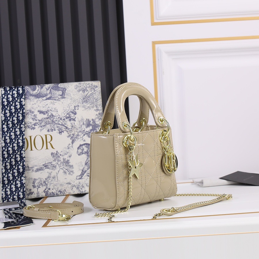 Dior AAA+ Handbags #523356 replica