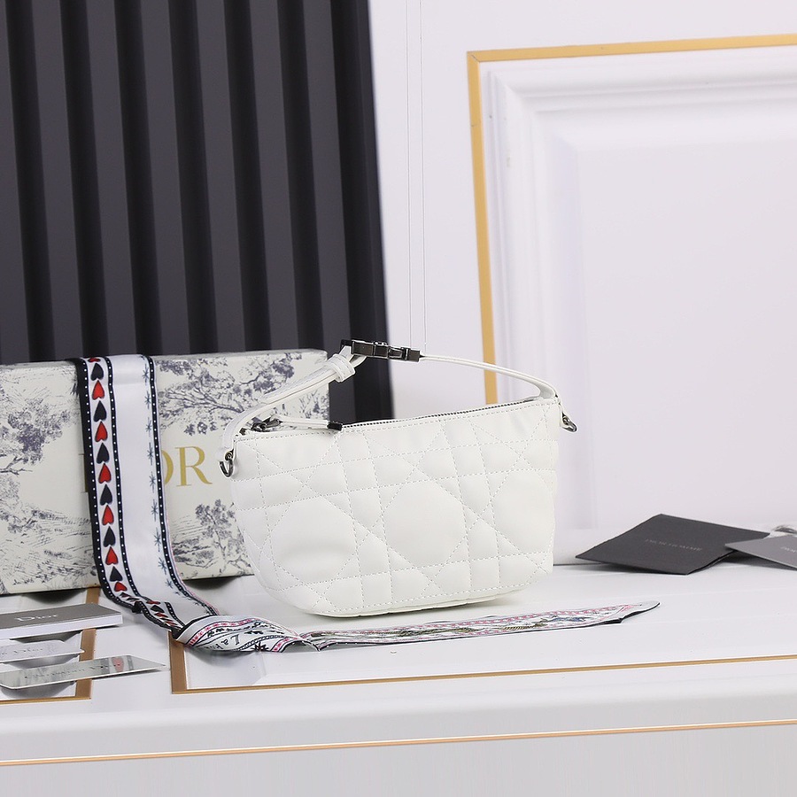Dior AAA+ Handbags #523363 replica