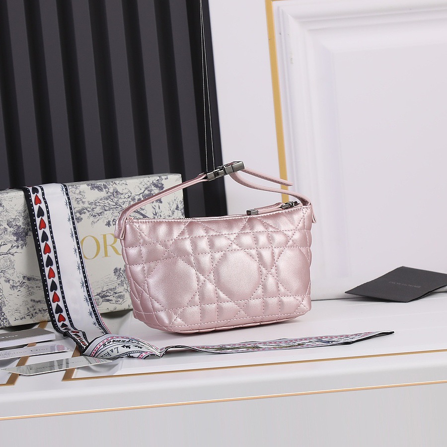 Dior AAA+ Handbags #523364 replica