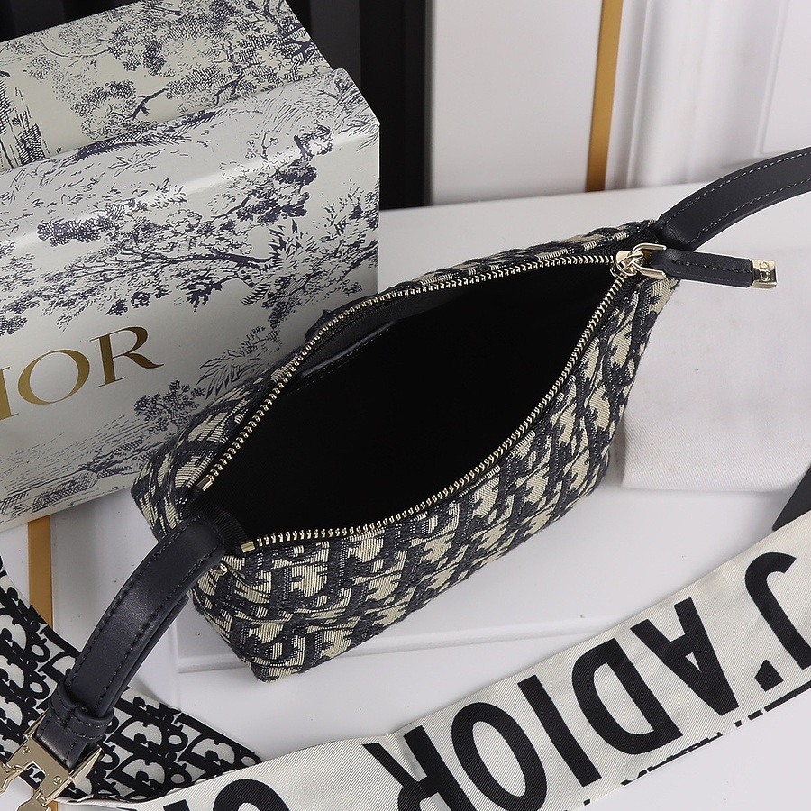 Dior AAA+ Handbags #523366 replica
