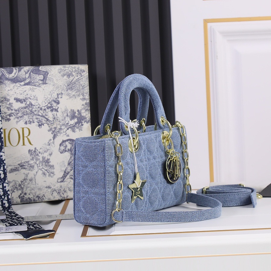 Dior AAA+ Handbags #523559 replica