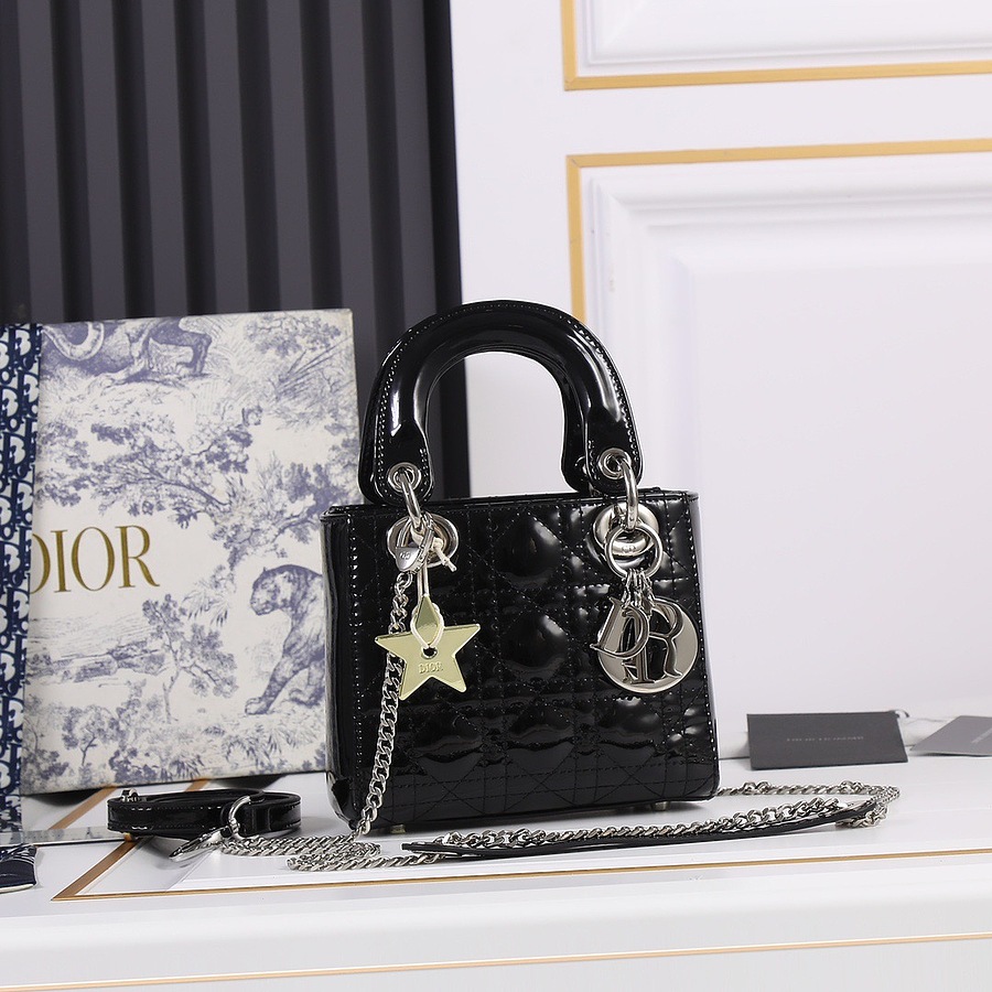 Dior AAA+ Handbags #523562 replica