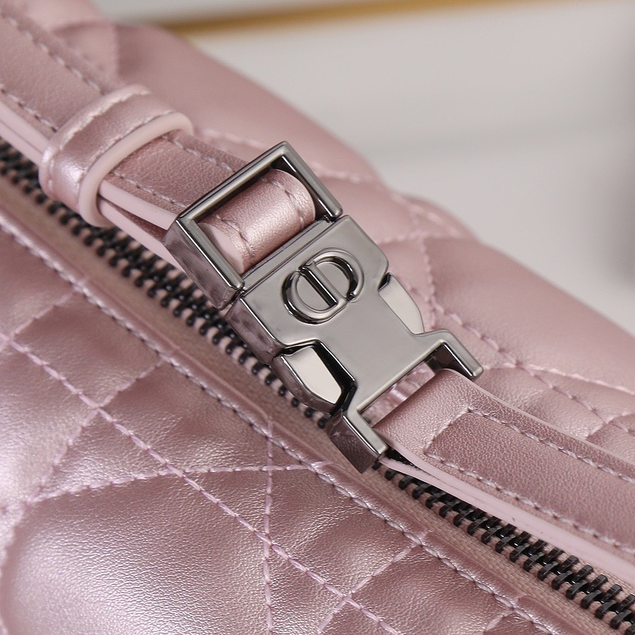 Dior AAA+ Handbags #523563 replica