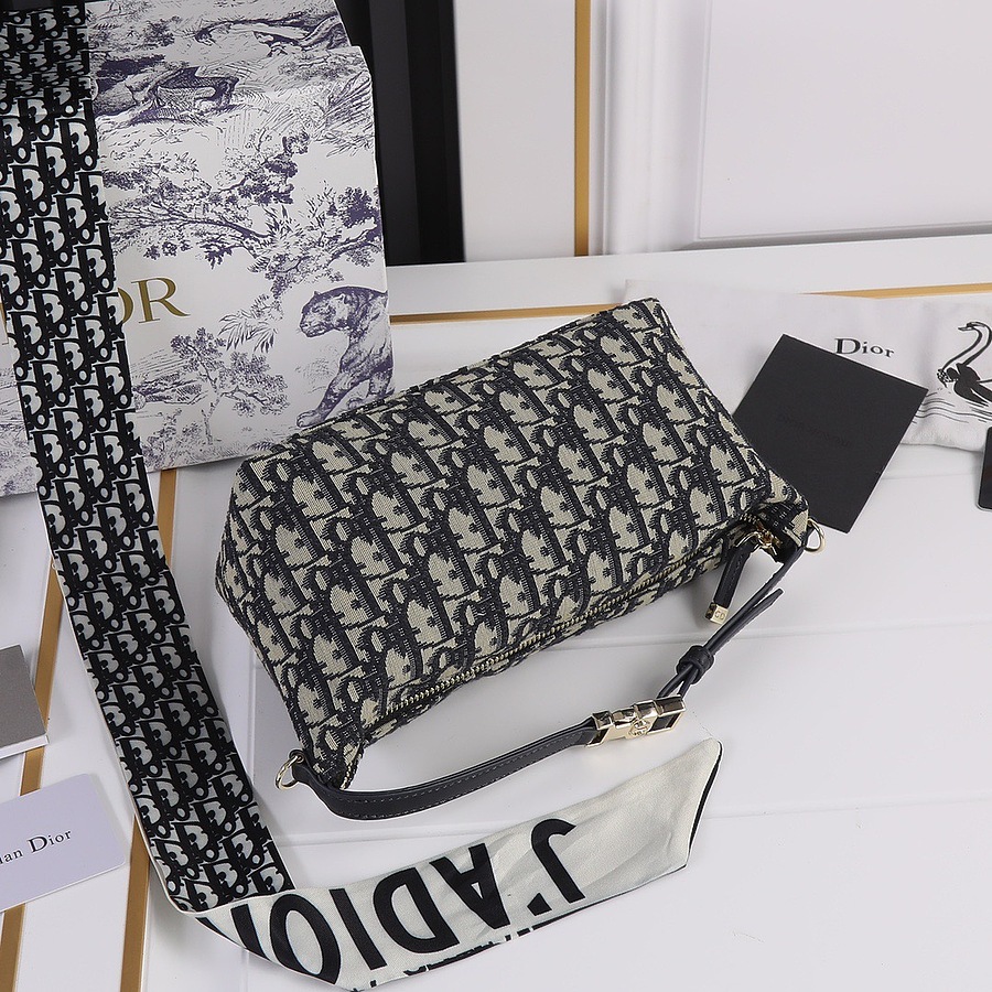 Dior AAA+ Handbags #523564 replica