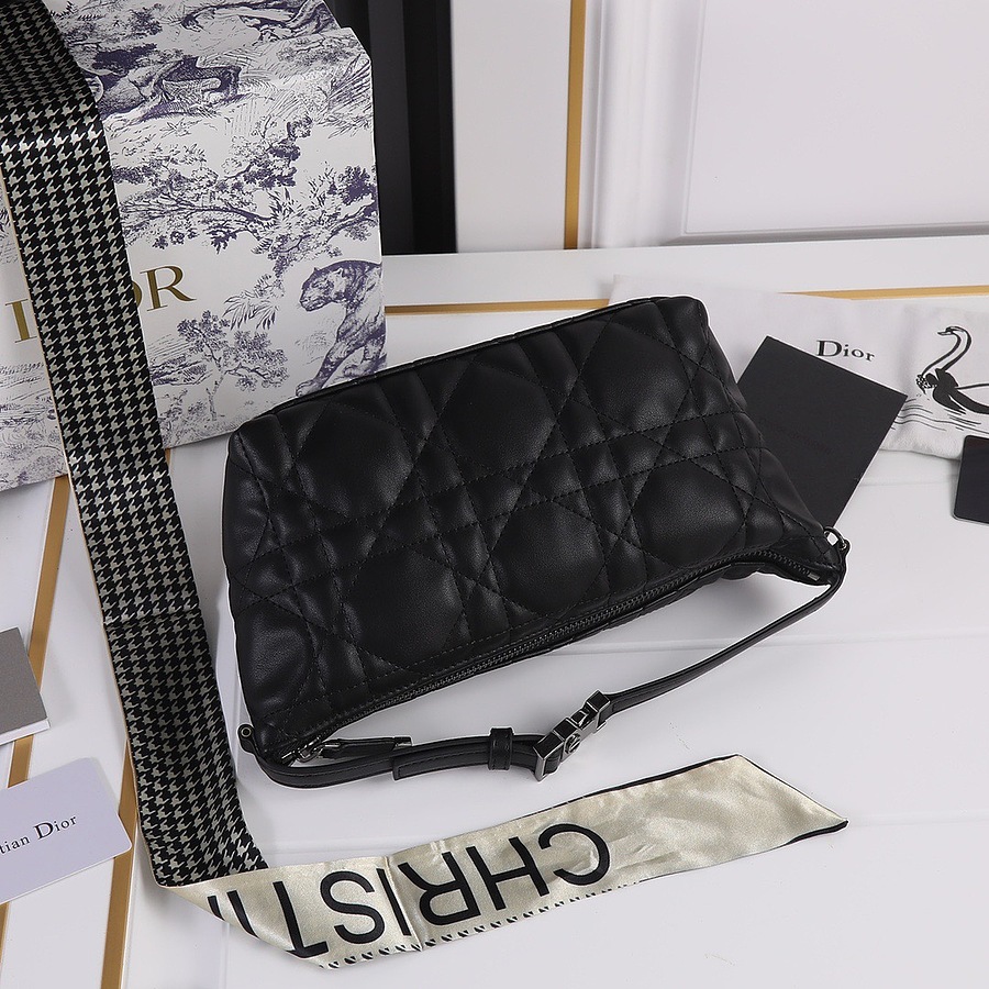 Dior AAA+ Handbags #523565 replica