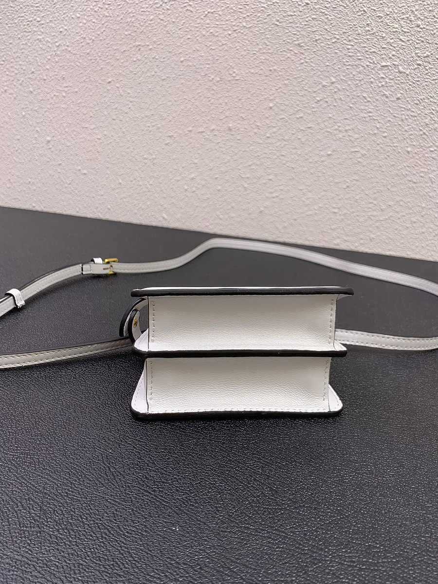 Fendi AAA+ Handbags #523880 replica