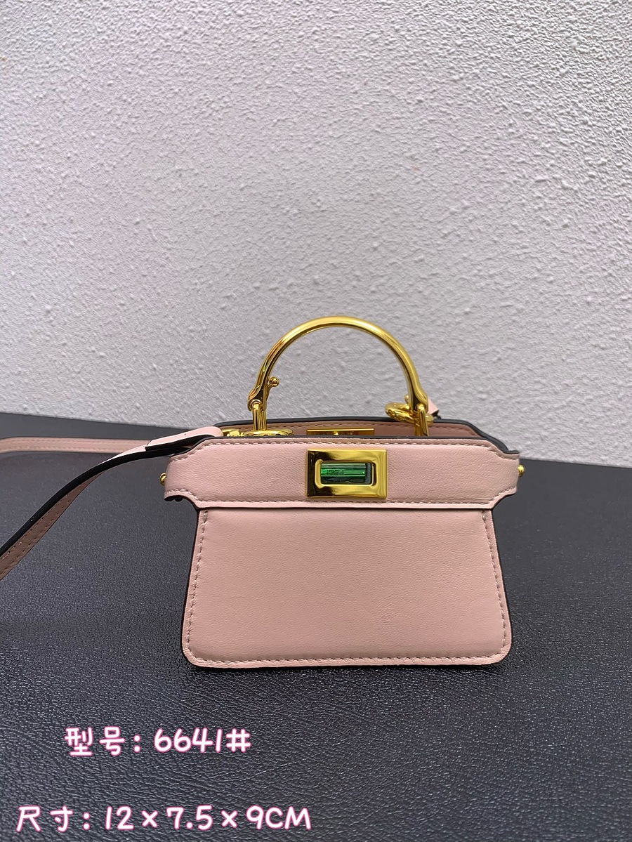 Fendi AAA+ Handbags #523885 replica