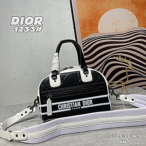 Dior AAA+ Handbags #526996 replica