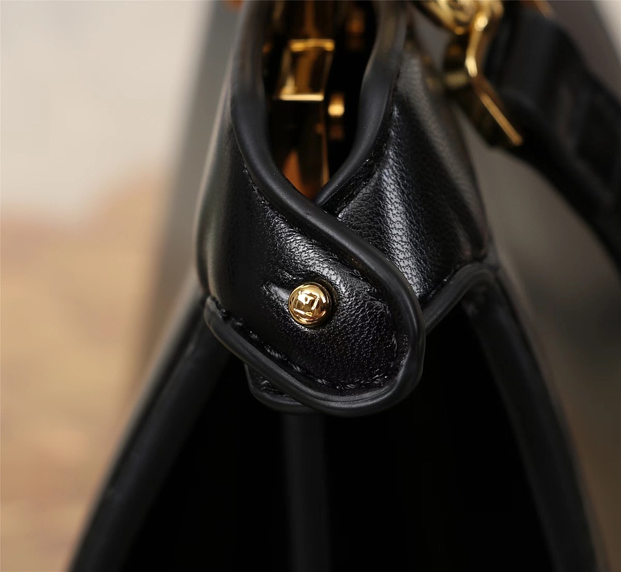 Fendi AAA+ Handbags #530434 replica