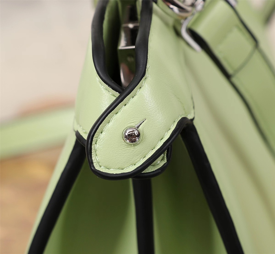 Fendi AAA+ Handbags #530436 replica