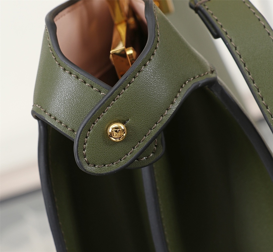 Fendi AAA+ Handbags #530447 replica