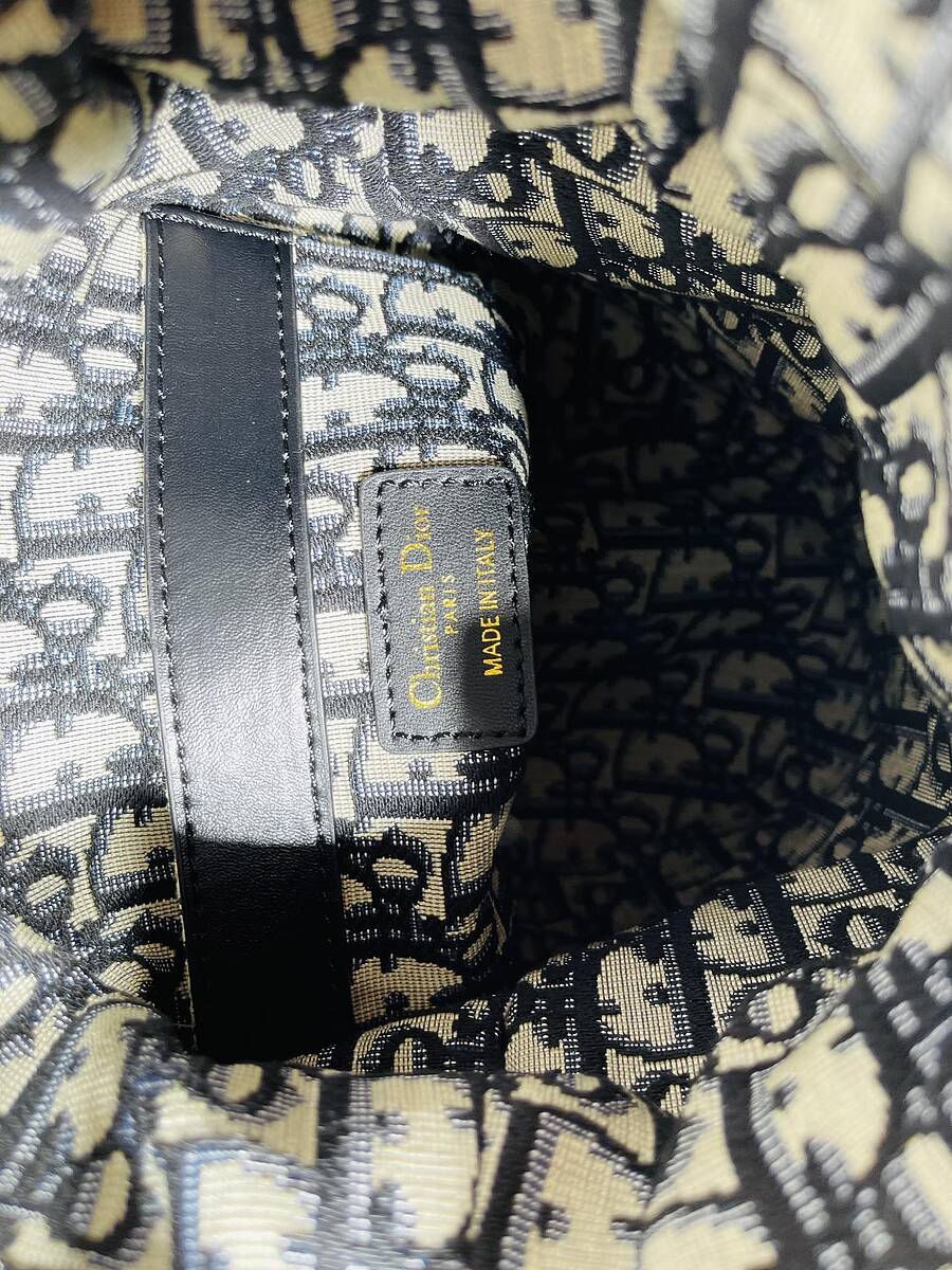 Dior AAA+ Handbags #530557 replica