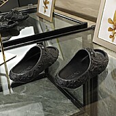 US$39.00 Versace shoes for versace Slippers for men #533917