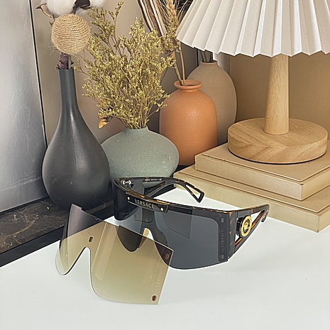 Versace AAA+ Sunglasses #541223 replica