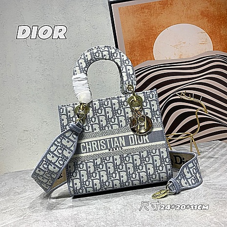 Dior AAA+ Handbags #545192 replica