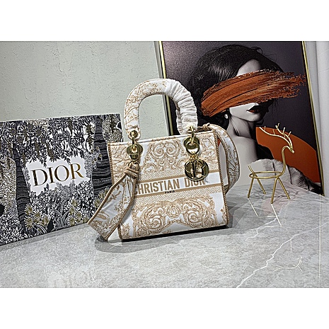 Dior AAA+ Handbags #545198 replica