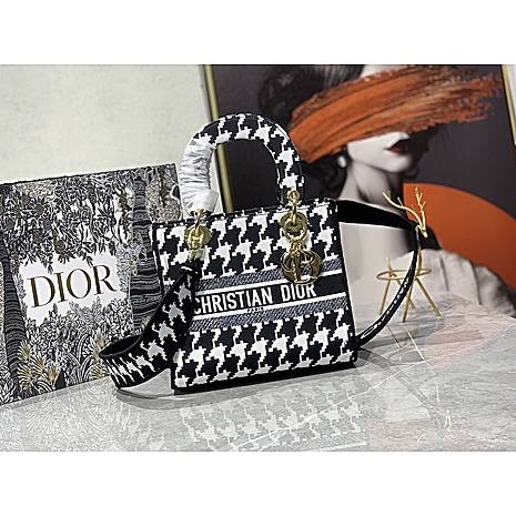 Dior AAA+ Handbags #545202 replica