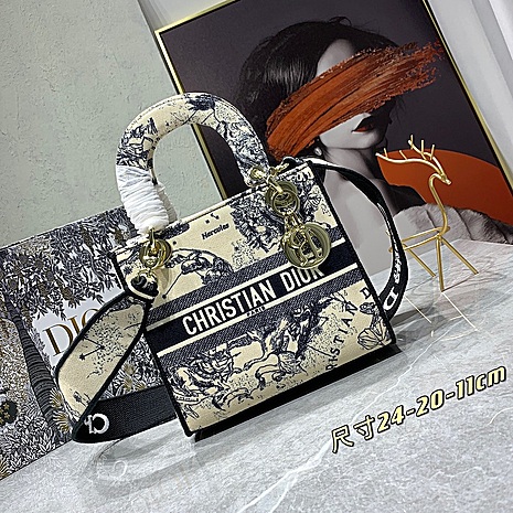 Dior AAA+ Handbags #545212 replica