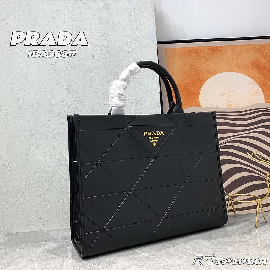 Prada AAA+ Handbags #547141 replica