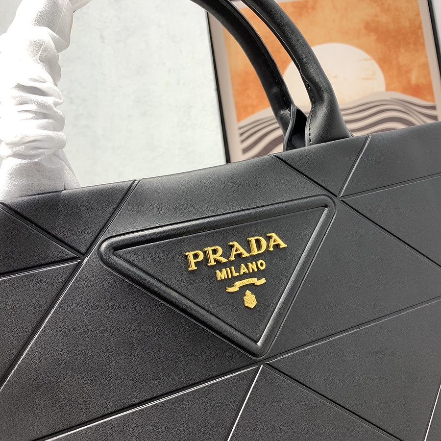 Prada AAA+ Handbags #547141 replica