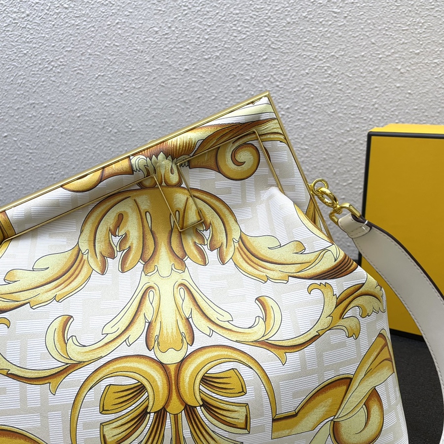 Fendi AAA+ Handbags #547159 replica