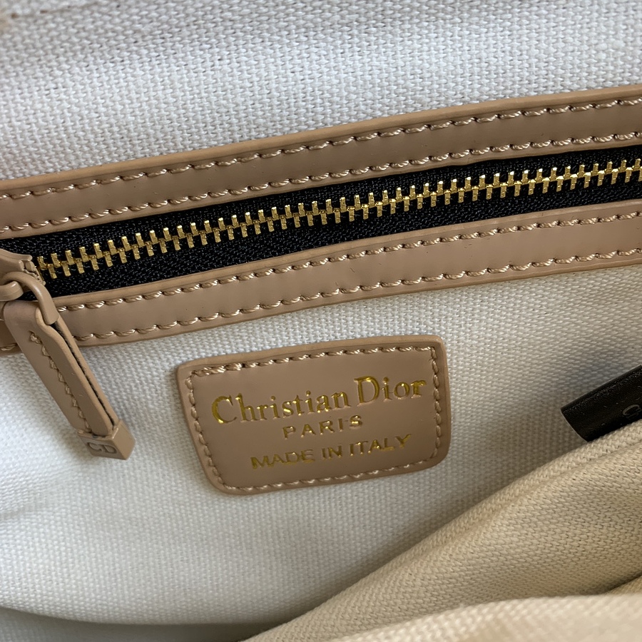Dior AAA+ Handbags #547184 replica
