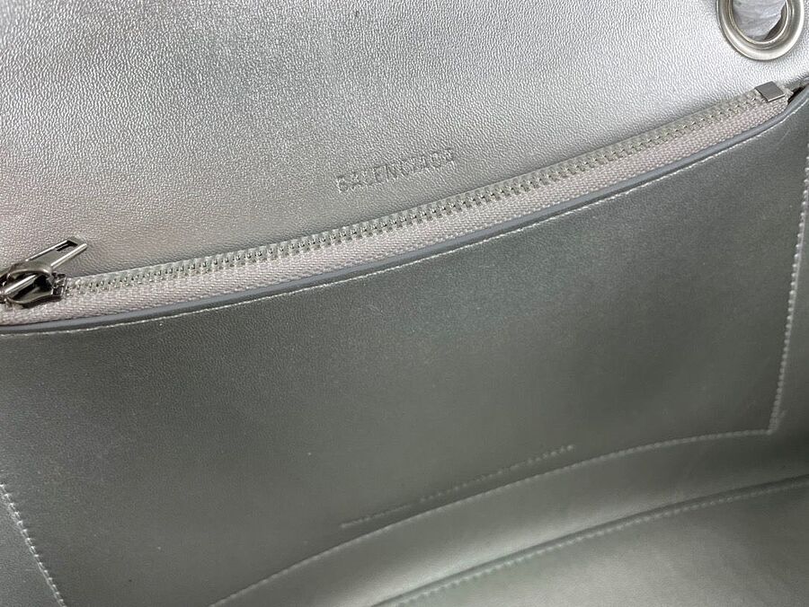 Balenciaga AAA+ Handbags #547302 replica