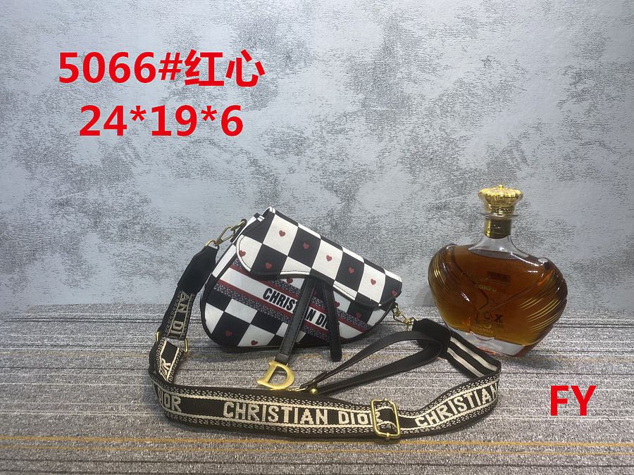 Dior Handbags #547519 replica