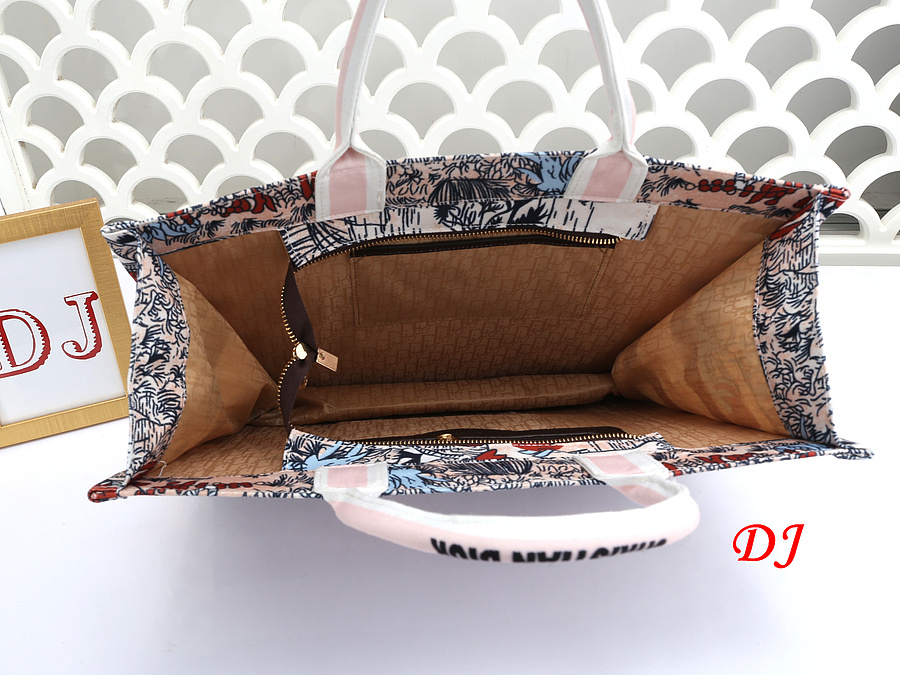 Dior Handbags #547978 replica