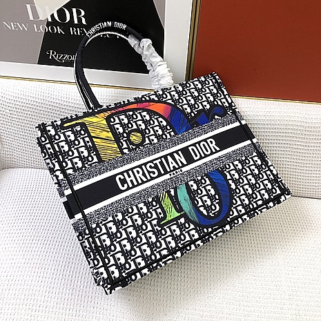 Dior AAA+ Handbags #552900 replica