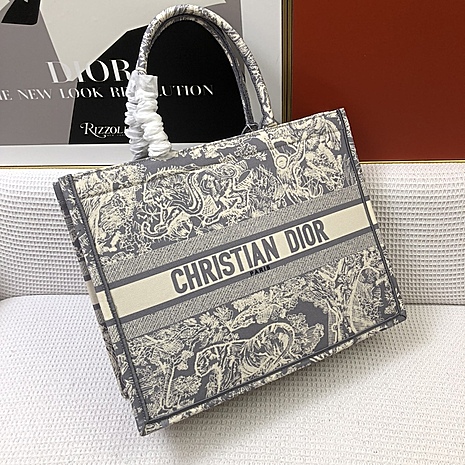 Dior AAA+ Handbags #552931 replica