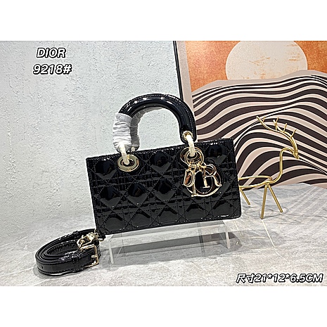Dior AAA+ Handbags #563925 replica