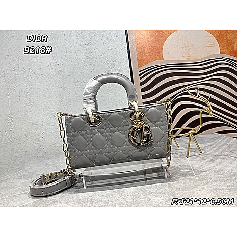 Dior AAA+ Handbags #563926 replica